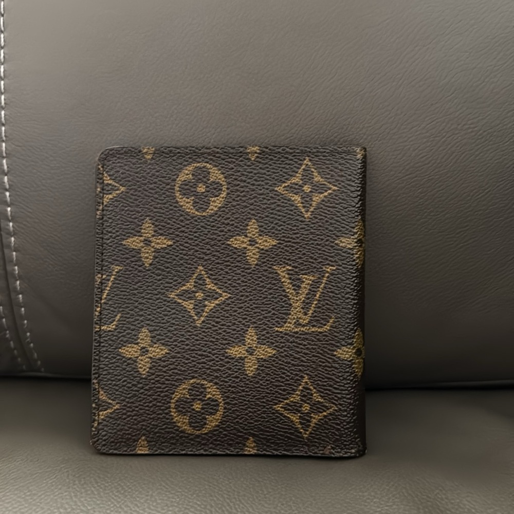 Louis Vuitton Monogram bifold wallet.FREE SHIPPING! - Picture 2 of 7